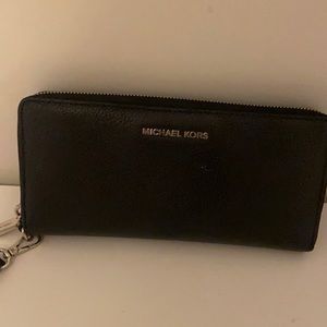 Black Micheal Kors wristlet wallet